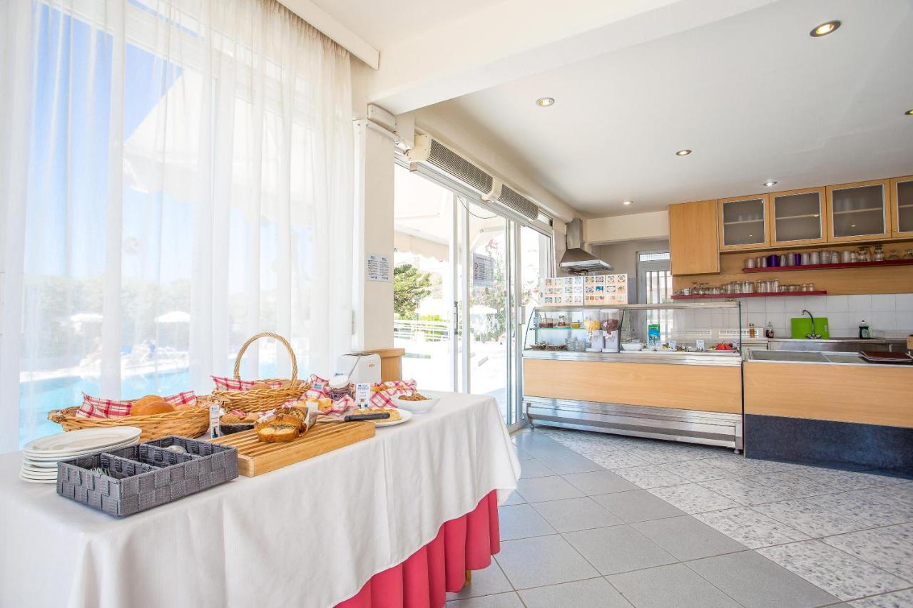 Irinna Hotel-Apartments Фалираки Екстериор снимка